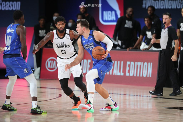 体育舞台上 体育舞台上